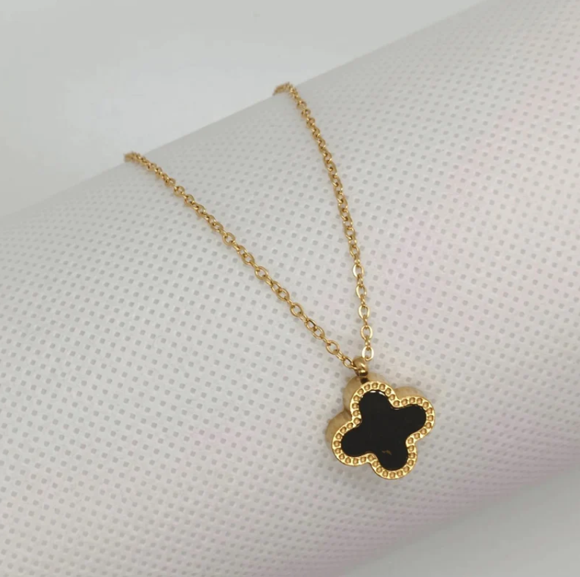 REGAL™LACK 1 FLOWER PENDANT.