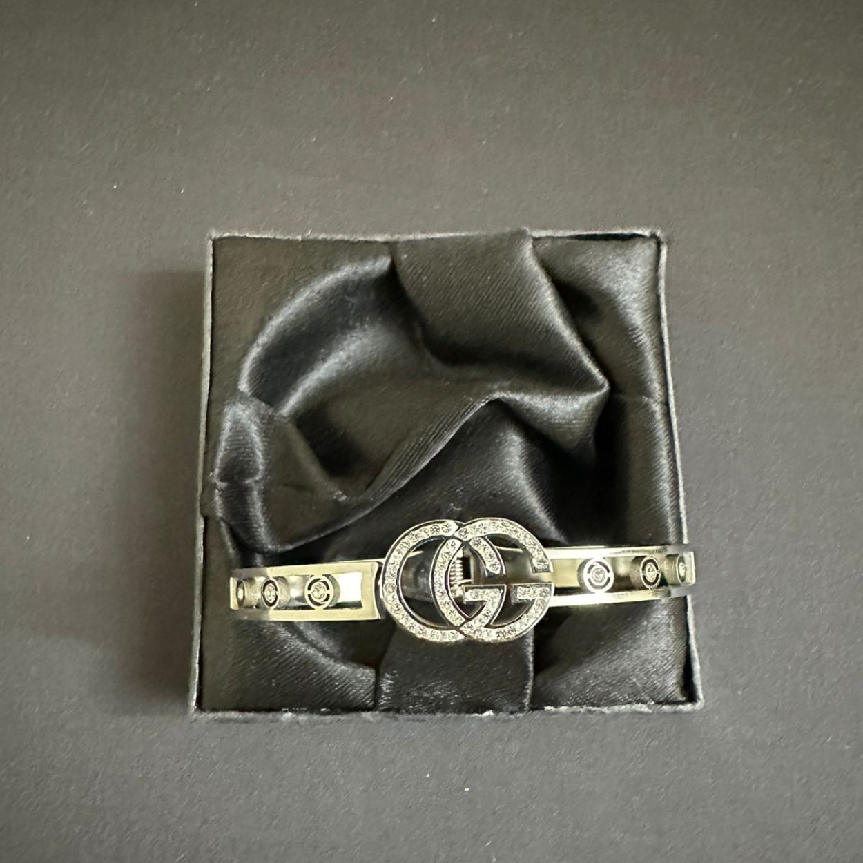 REGAL™ GUCCI STONE EMBEDDED SILVER BRACELET.