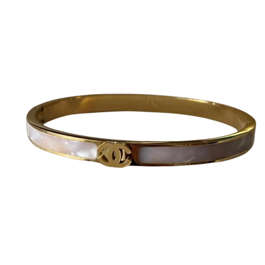 REGAL™ GUCCI WHITE ENAMEL GOLD BRACELET.