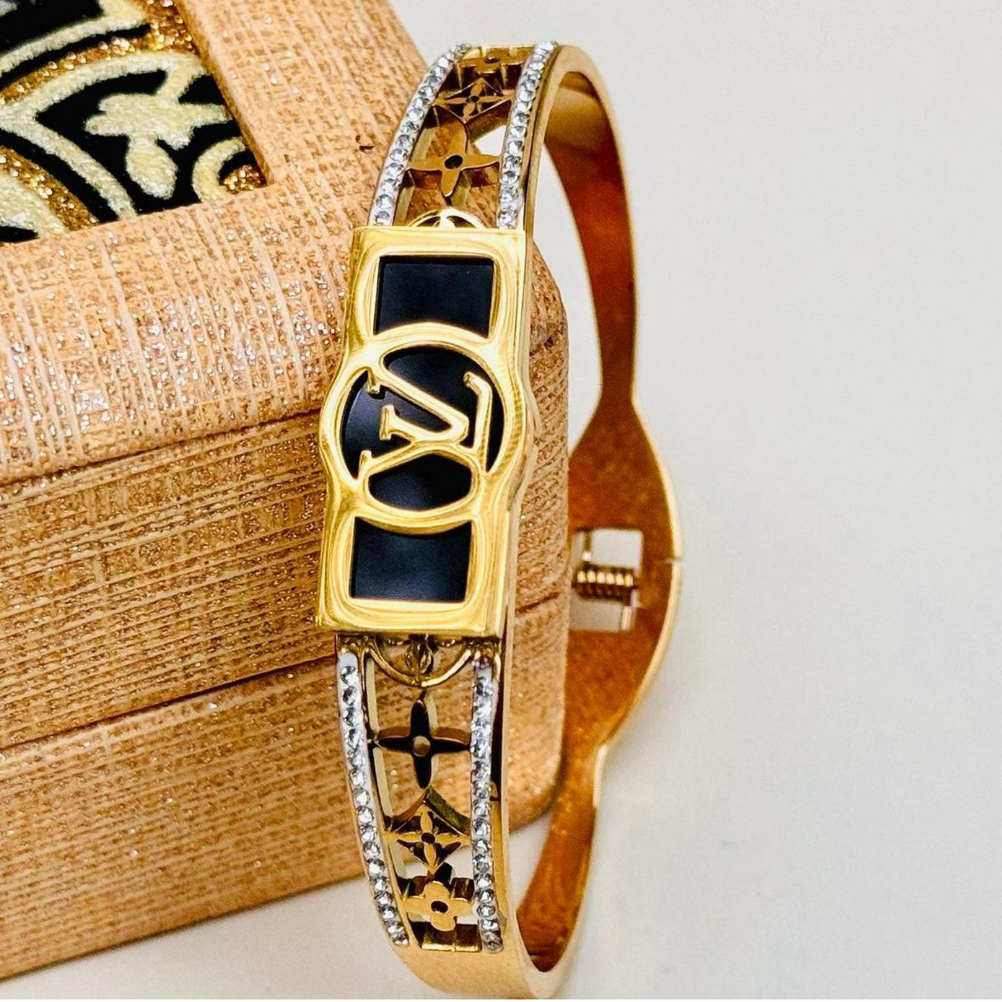 REGAL™ LOUIS VUITON GOLD BRACELET.